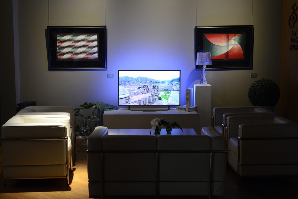 TP Vision представи новите телевизори Philips 4K OLED с Ambilight и Android TV в България