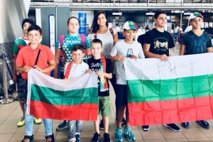 Млади български математици заминаха за Международната олимпиада на Хонг Конг