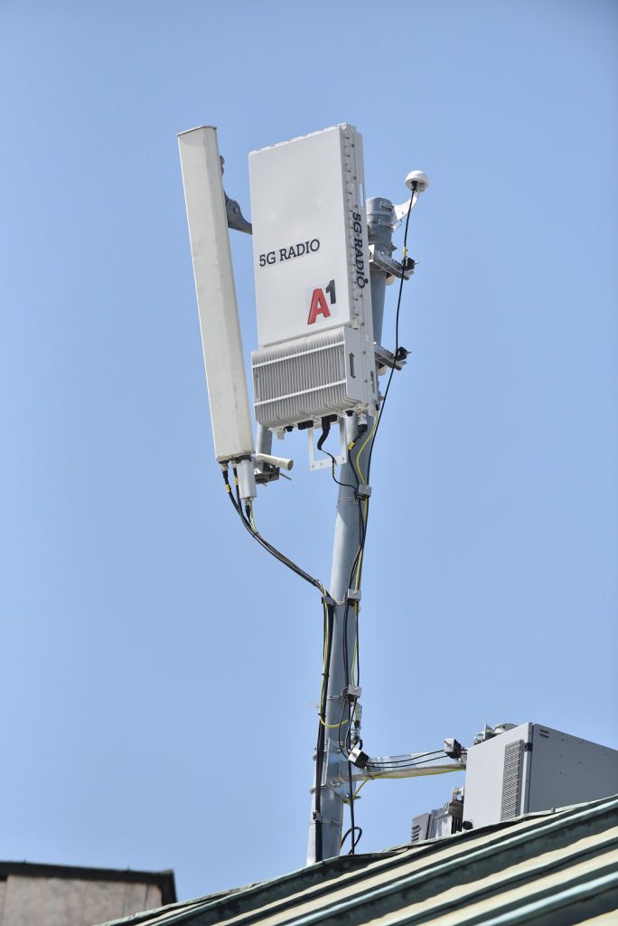А1 представи първата работеща 5G базова станция в България и получи временни честоти за 5G тестове