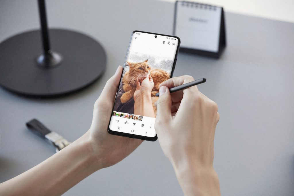 Samsung представи Galaxy S21, S21+ и S21 Ultra, които вече е са в предварителна продажба (видео + пълни характеристики)