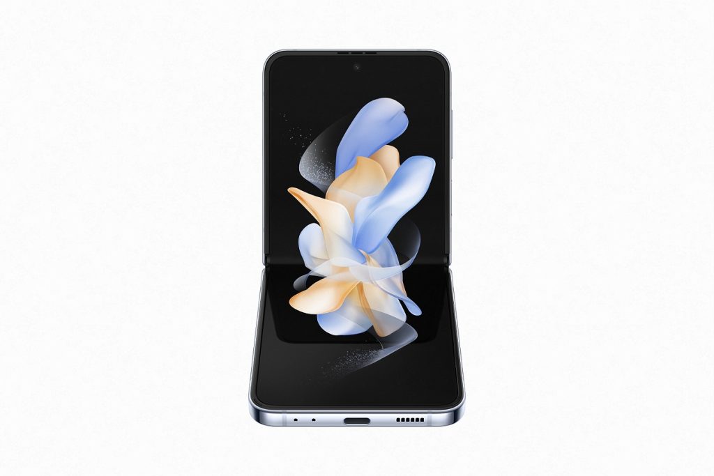 Vivacom започва официалните продажби на сгъваемите флагмани на Samsung – Galaxy Z Flip4 и Galaxy Z Fold4