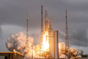 След 27 години и 116 полета тази седмица европейската космическа ракета Ariane 5 казва сбогом