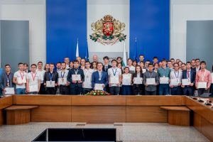 Олимпийците по науки от Международните олимпиади бяха наградени от министър-председателя и министъра на образованието