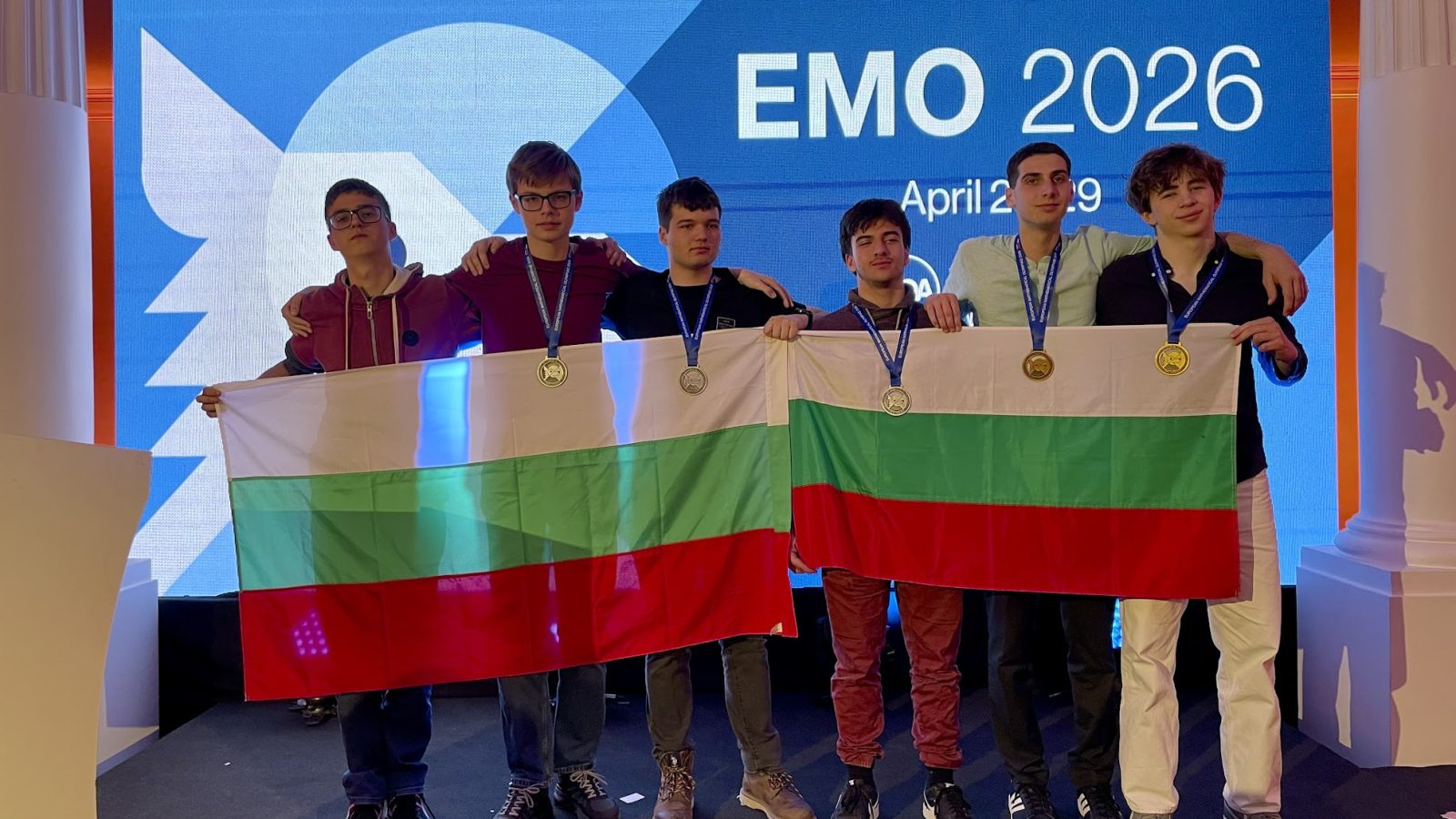 2 златни и 3 сребърни медала за България от първата Европейска олимпиада по математика (EMO)