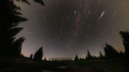 Персеиди от Персей (Астрономическа снимка на деня – APOD)