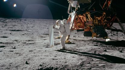 Apollo 11: Улавяйки Слънцето (Астрономическа снимка на деня – APOD)