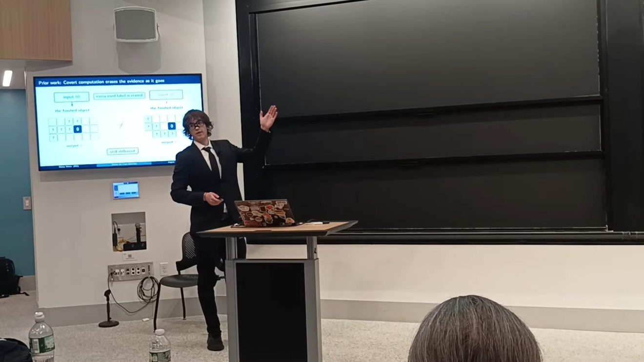 Матей Минев в топ 10 на RSI 2026 с презентация на проекта си „Before the Final Assembly: Temporal Leakage and Process Privacy in Covert Tile Automata“