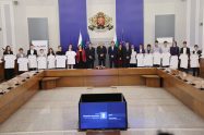 Медалисти от международни олимпиади са сред новите 15 стипендианти на INSAIT
