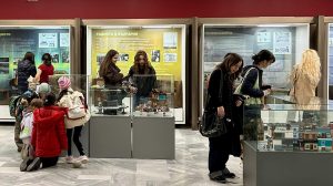 Музеите и планетариумите са препълнени с ученици в неучебния понеделник след изборите