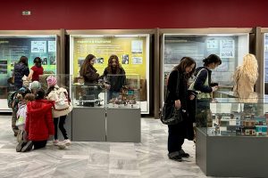 Музеите и планетариумите са препълнени с ученици в неучебния понеделник след изборите