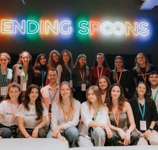 Мария Дренчева спечели стипендията Women in Computer Science Scholarship на технологичния гигант Bending Spoons