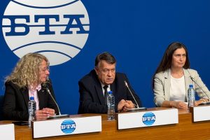 Министър Вълчев: Участието в олимпиади дава на децата увереност да преодоляват предизвикателства